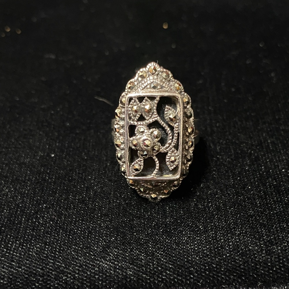 Vintage 925 MR sterling silver onyx gemstone marcasite Floral Ring